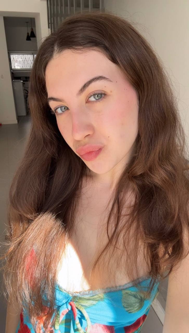 Nude girl Amber in Gorakhpur