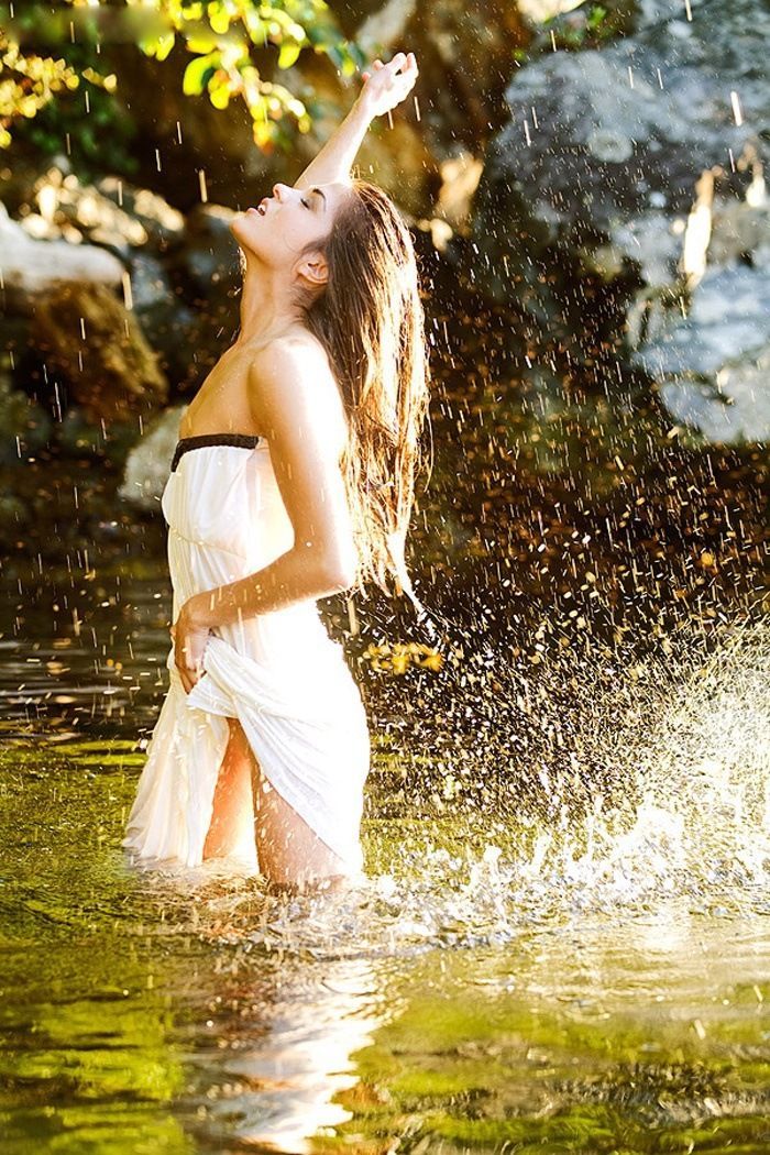 Marie Avgeropoulos in Gorakhpur