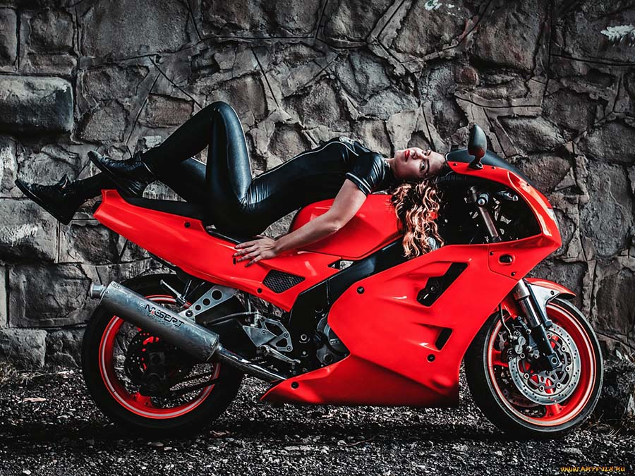 Beautiful girl Beautiful girls and motorcycles in Gorakhpur