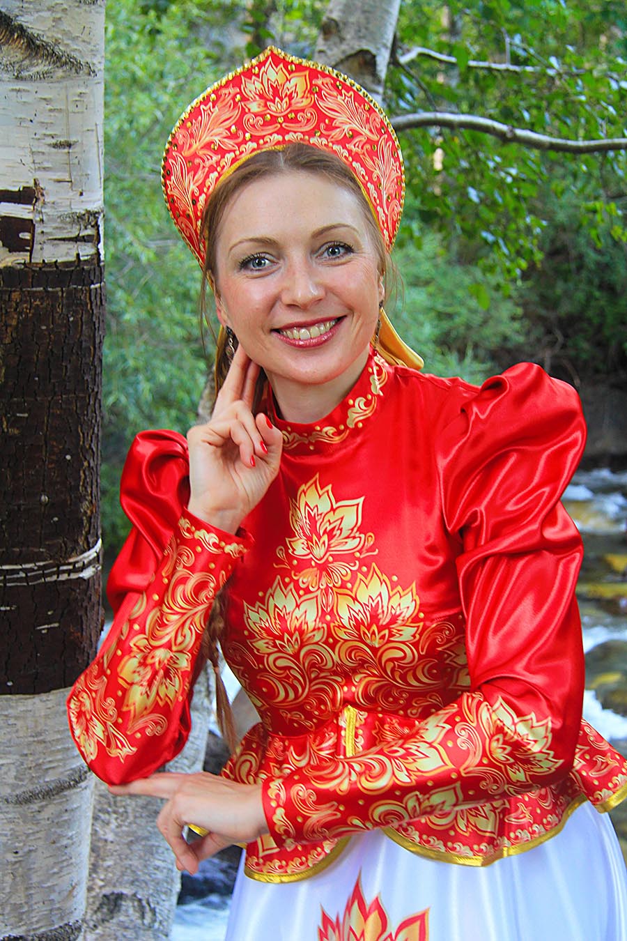 Women in Slavic costumes in Gorakhpur