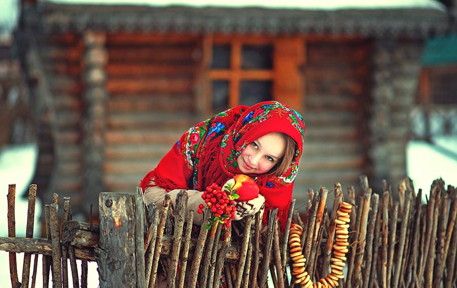 Sexy girl Women in Slavic costumes in Gorakhpur