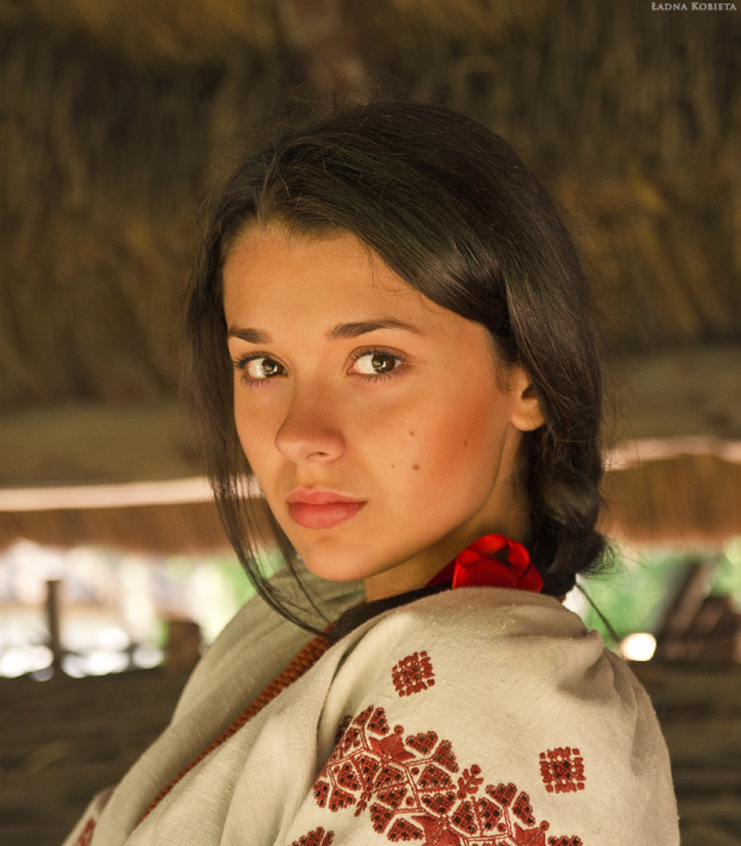 Girls in Slavic costumes in Gorakhpur