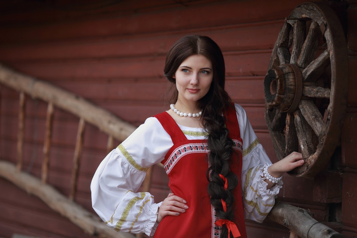 Girls in Slavic costumes in Gorakhpur
