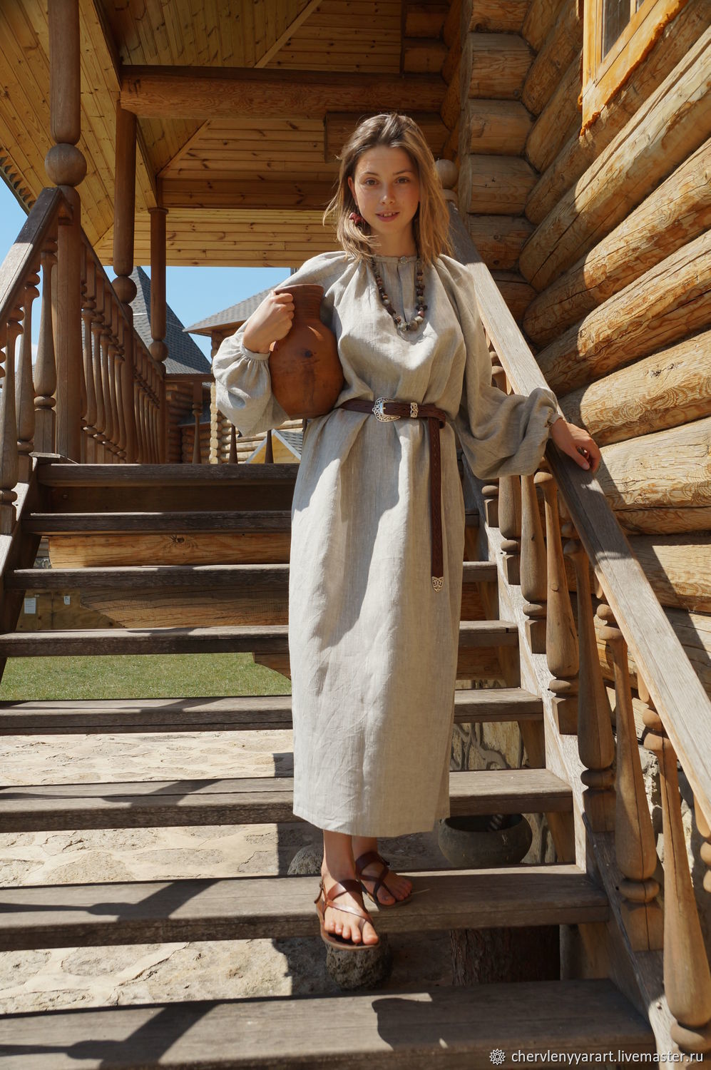 Girls in Slavic costumes in Gorakhpur