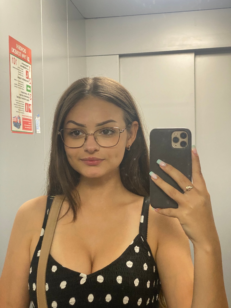 Sexy model Stacy in Gorakhpur